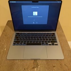 Newest MacBook Air 13 M4 16GB 256GB Like New With Warranty 
