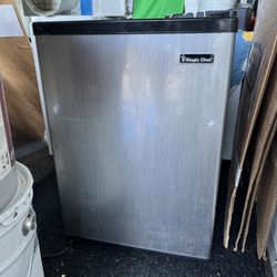 Magic Chef Mini Fridge 