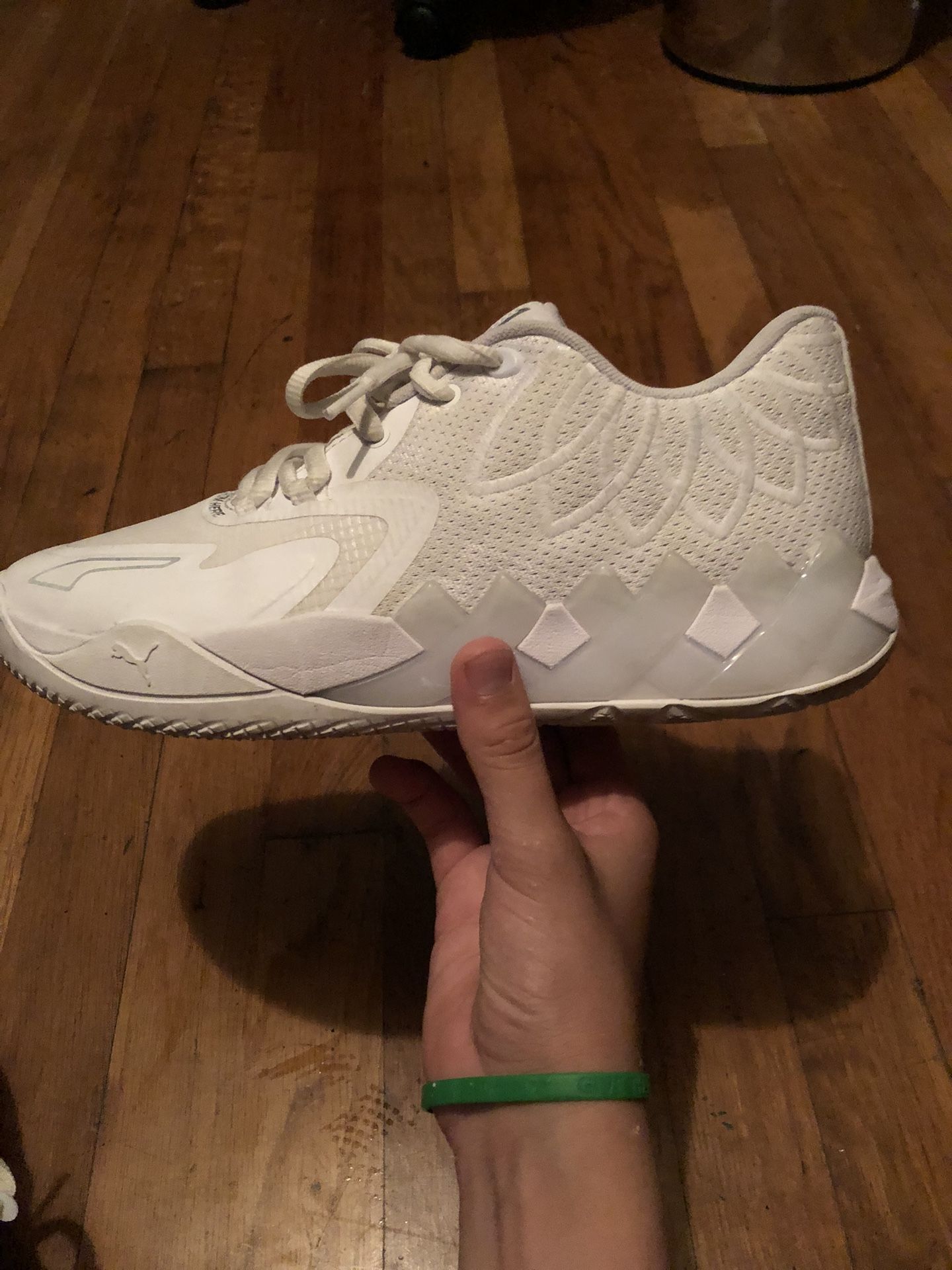 All White Lamelos Size 9 Used