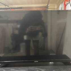 Samsung 32" HD H5000F 720p Smart LED TV: Wi-Fi, HDR10+, 60 Hz Refresh Rate