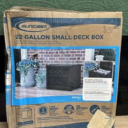 Suncast 22 Gallon Deck Box