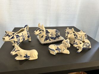 Salt , Pepper, Milk, Sugar, Butter Kitchen Table Set. Asian Cows