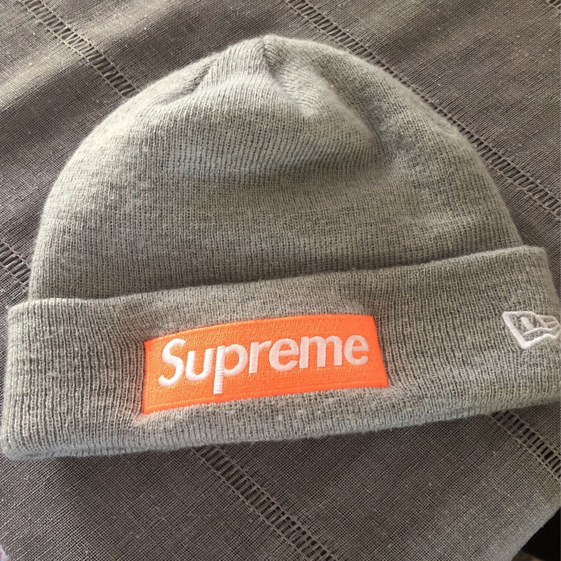 Box logo supreme beanie