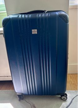 Luggage expandable handle on Wheels