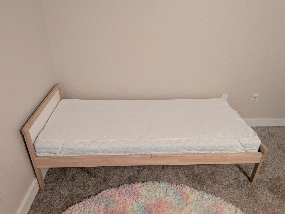 Toddler Bed (w/mattres) IKEA
