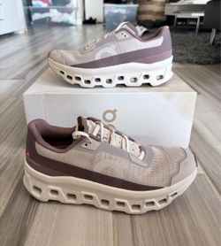 Women's On Running Cloudmonster Void Shoes - Fog Pearl - Size 5.5