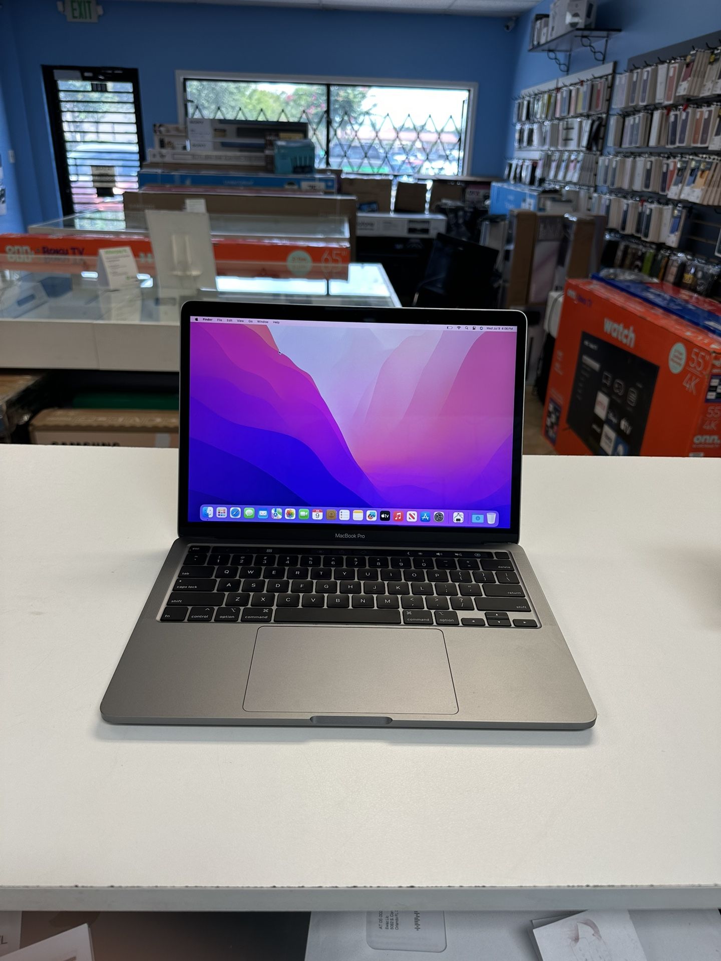 MacBook Pro 2020 13 inch Touchbar 16GB 1TB SSD Excellent condition