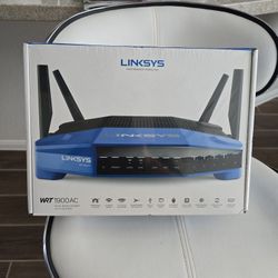 Linksys WRT1900AC  Long Range Gigabit WiFi Router - BNIB