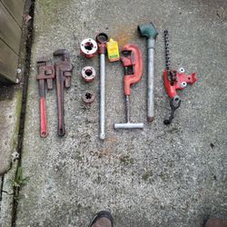 Rigid Pipe Threader And Wrenches