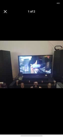 SAMSUNG SMART TV 40IN w/Samsung Bluetooth speaker