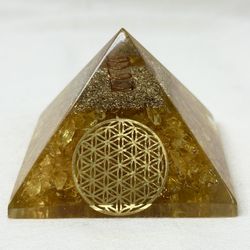 Orgonite Crystal Pyramid: Citrine