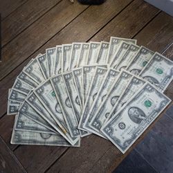 Lot Of 33 1976 $2 Notes Circulated 