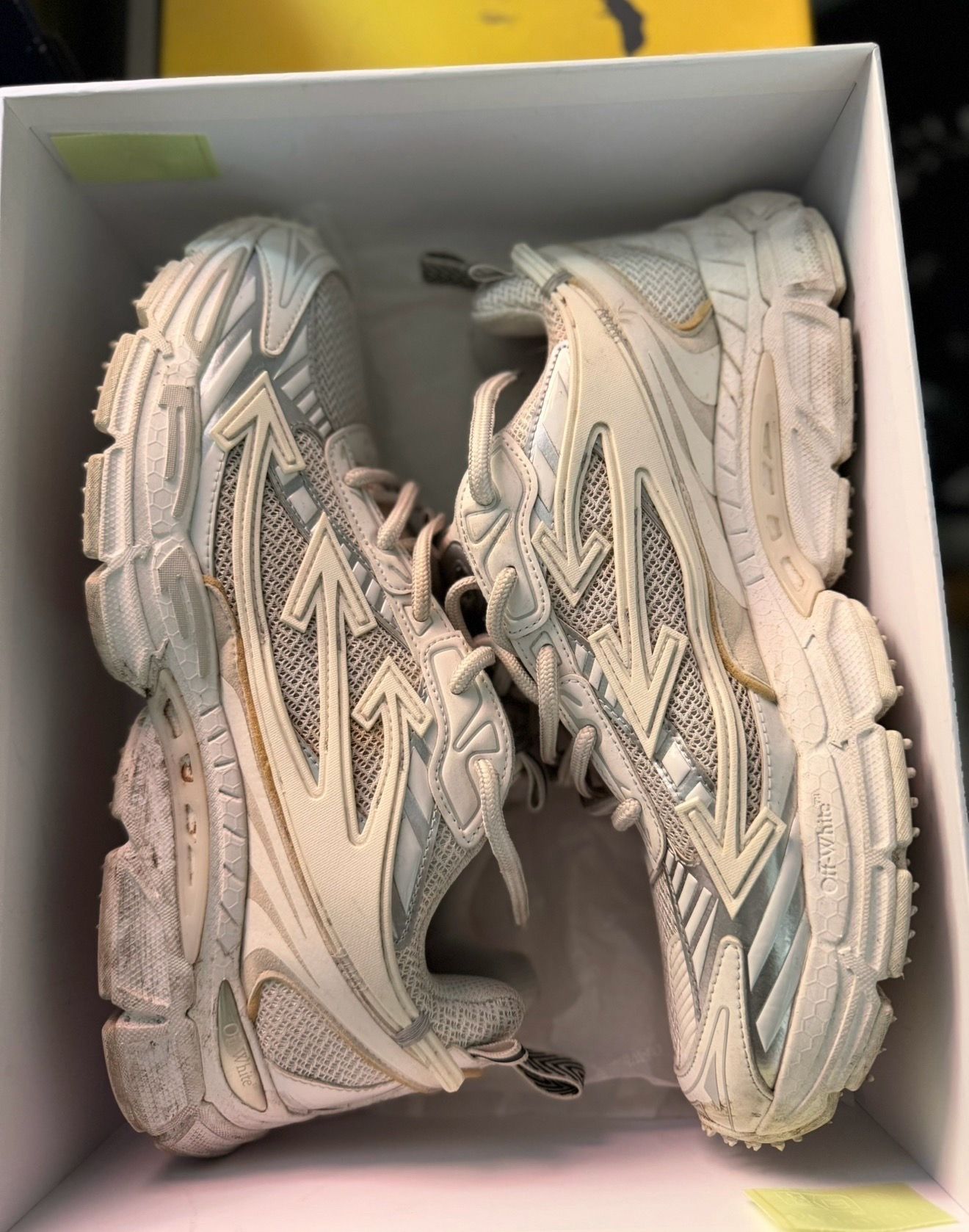 Off-white Be Right Back sneakers : Size 11 mens