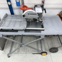 Diamondback Tile Saw With Table