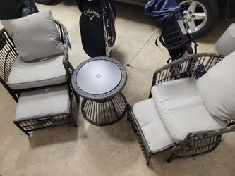 New 5 Piece Patio Set