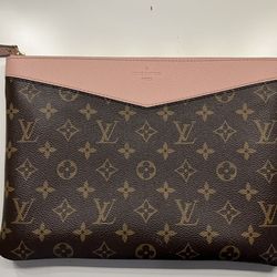 Louis Vuitton Daily Pouch Monogram Canvas Rose