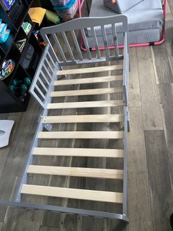 Toddler bed