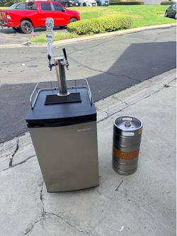 Double tap kegerator excellent condition