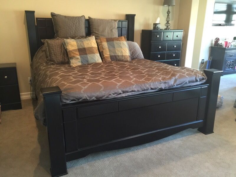 ASHLEY HOME FURNITURE KING SIZE BED FRAME!