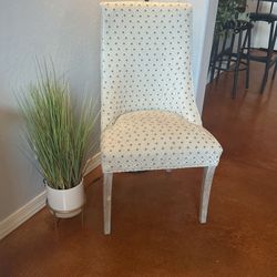 Pair of Accent Chairs 