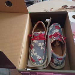 7 Half Shoes For Sale The Name Is Ariat. Of The Shoe's 