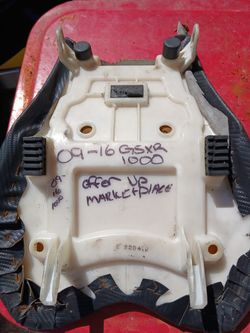 09-16 oem Suzuki GSXR 1000 Seat