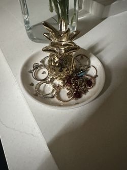 gold glass pineapple ring holder 