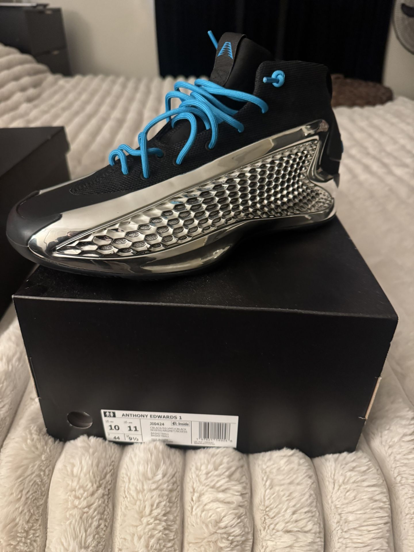 Anthony Edwards 1 Mid Metallic Silver