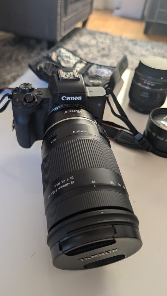 Canon M50 With Kits Lens