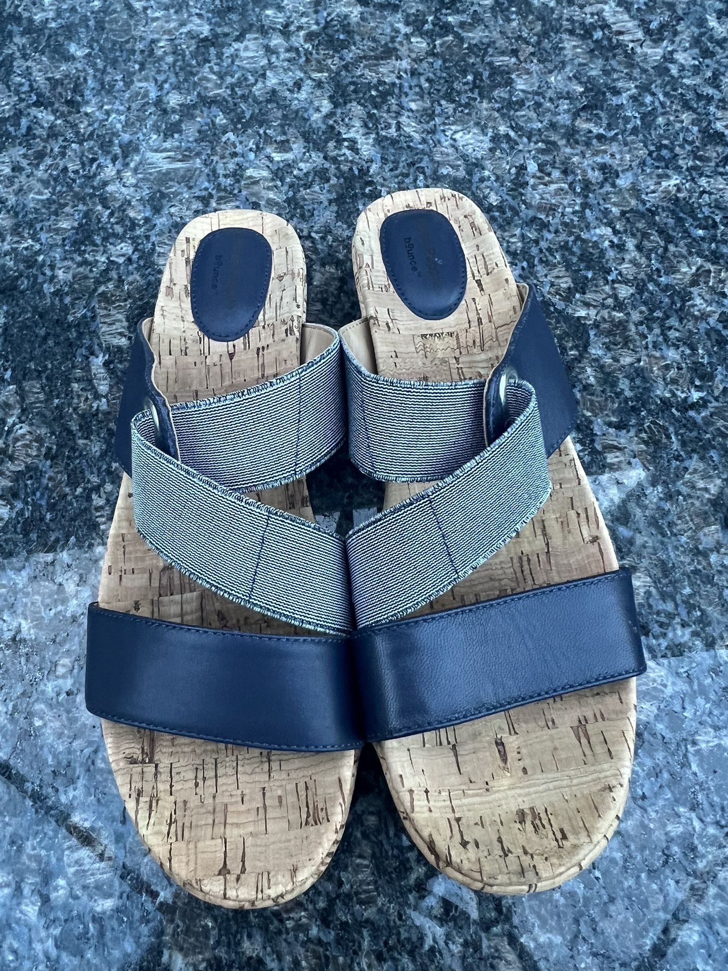 Hush Puppies Coco wedge leather and fabric sandal in size 9.5