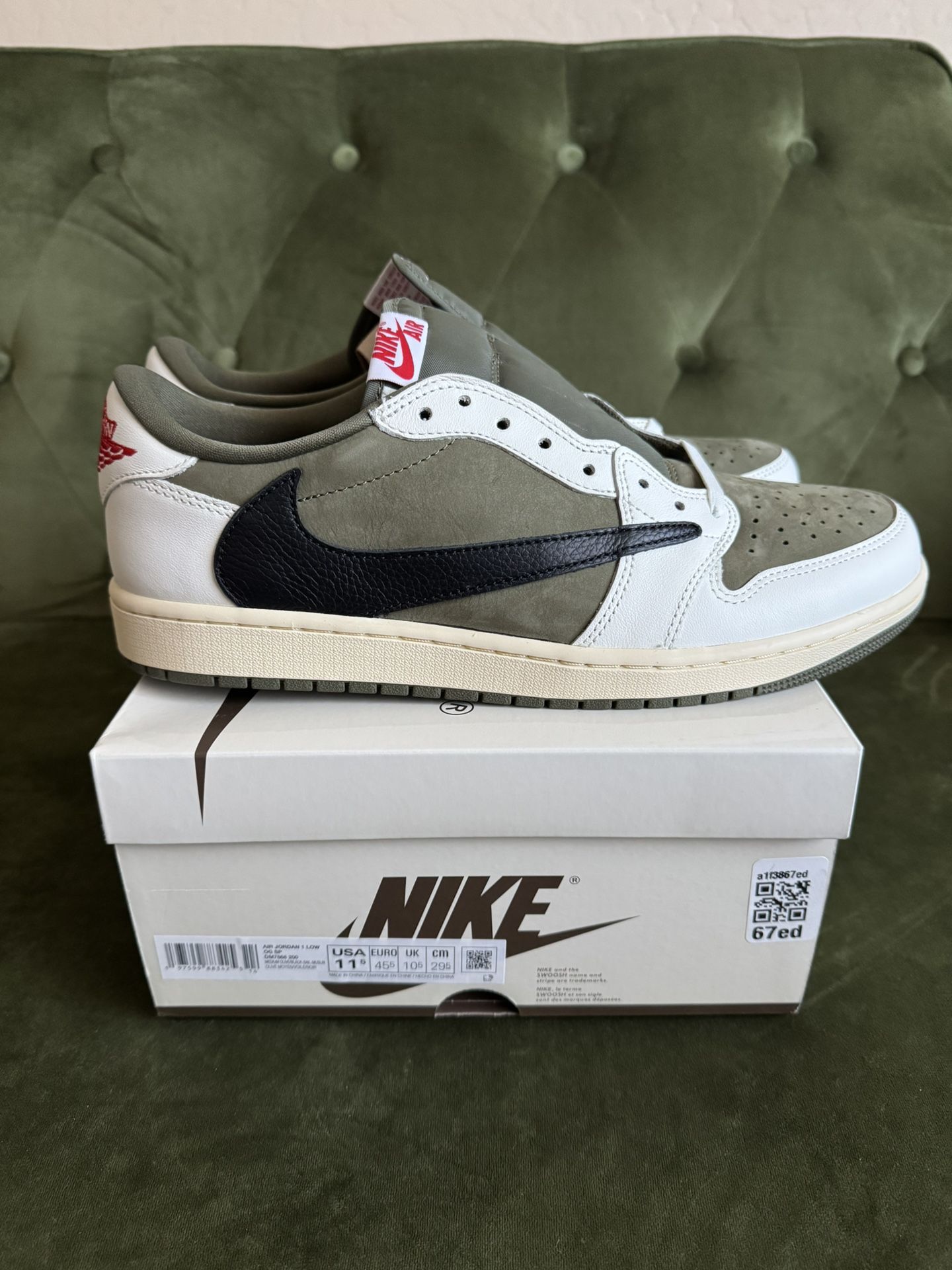 Travis Scott Jordan 1