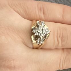 Beautiful 14 K Gold Ring With Diamonds