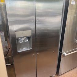 Frigidaire side by side refrigerator 