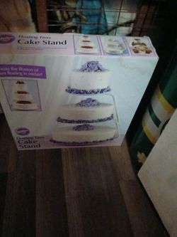 Wilton Floating Tiers Cake Stand