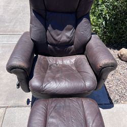 Brown Leather Reclining Chair With Matching Footrest (2 Sets) 