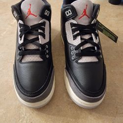 Air Jordan 3 Retro OG "Rare Air 

Size: 7y
