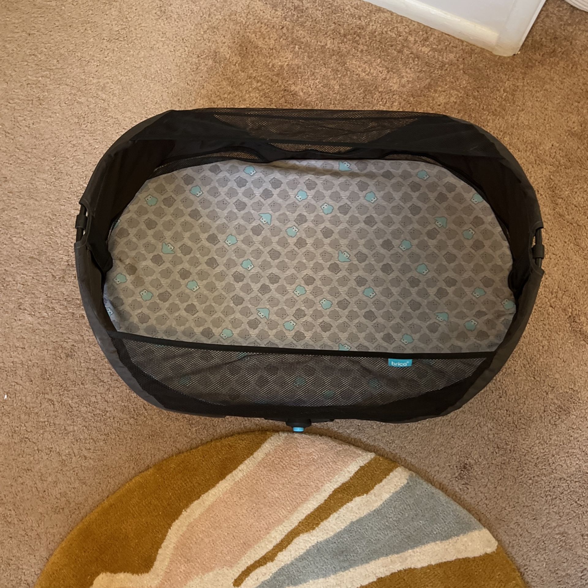 Munchkin Brica Travel Bassinet