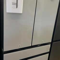 ✨Bespoke 29 cu. ft. Standard Depth 4-Door French Door Smart Refrigerator✨