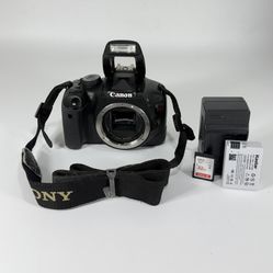 Canon EOS Rebel T2i (550D) Black 18MP Digital SLR Camera Body with 32GB Memory