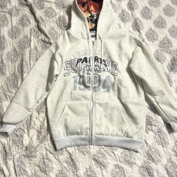 Supreme Hoodie