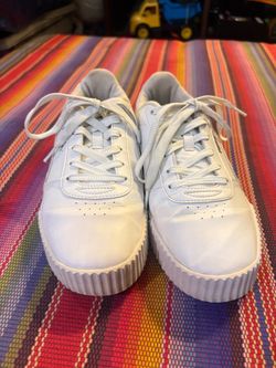 PUMA Women's Carina Sneakers 10