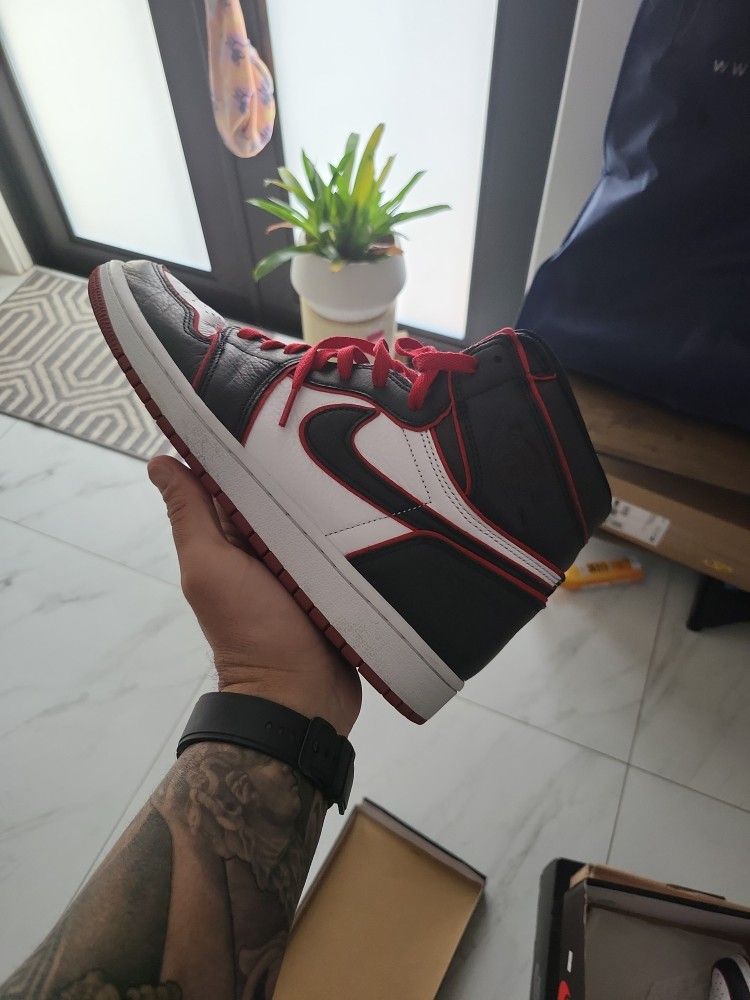 Jordan 1 Bloodline