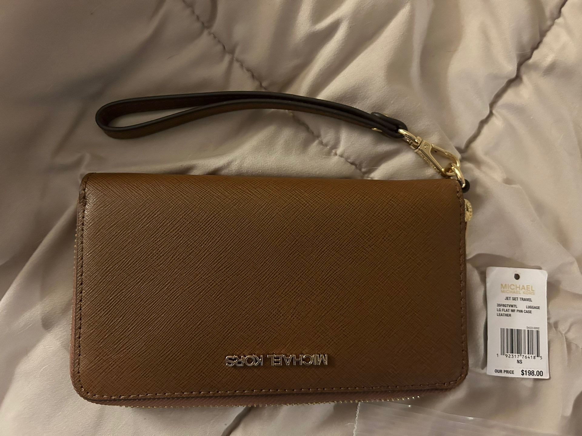 Brand New With Tag Michael Kors Wallet And Wristlet Via 