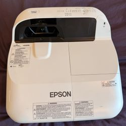 Epson Ultra-Short Throw Powerlite Projector 