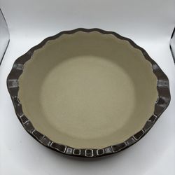 Pampered Chef Deep Dish pie plate gray