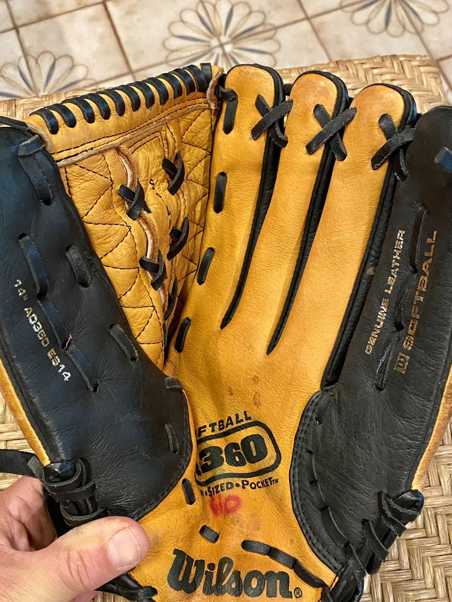 $13 Wilson Softball Glove A360 (14)