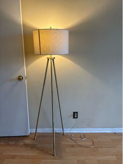 FREE MOVING EVERYTHING MUST GO