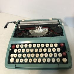 Vintage 1960s Smith Corona Cougar Typewriter  Needs Repair