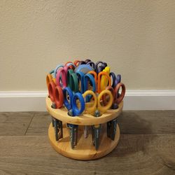 Rotating Crafting Scissor Set - 20 Pieces!