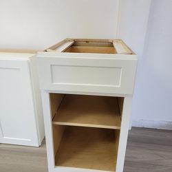 18" Base Kitchen Cabinets - White Shaker - With Or Without Pull-out Trash Can